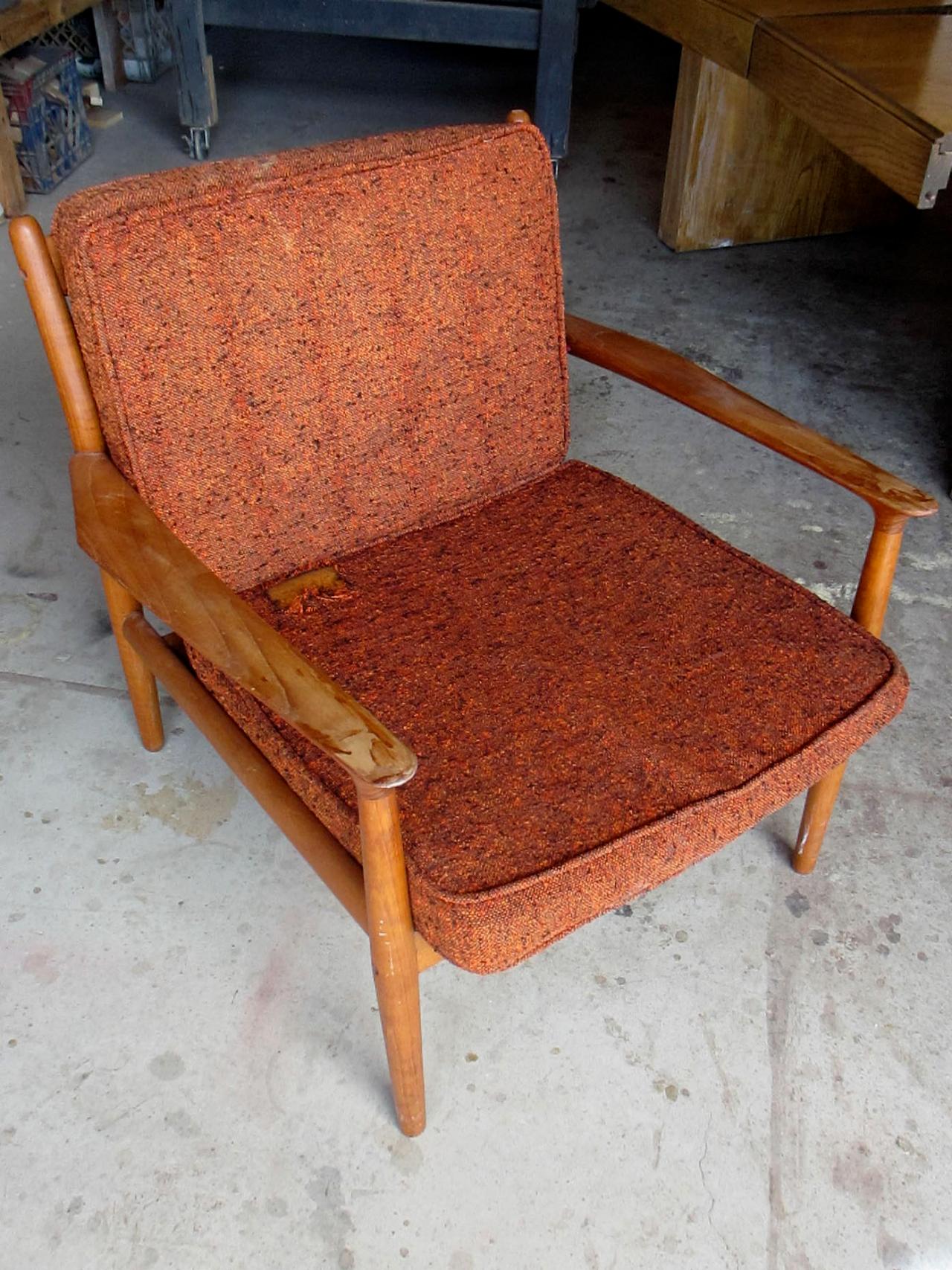 How to Refinish a Vintage Midcentury Modern Chair | DIY