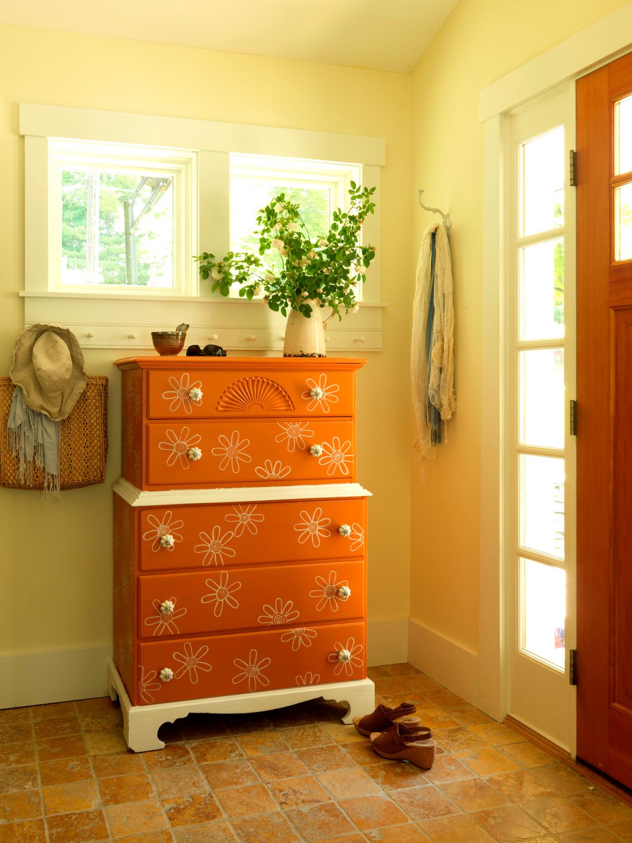 How To Paint A Retro Fl Design On, Dresser With Flowers