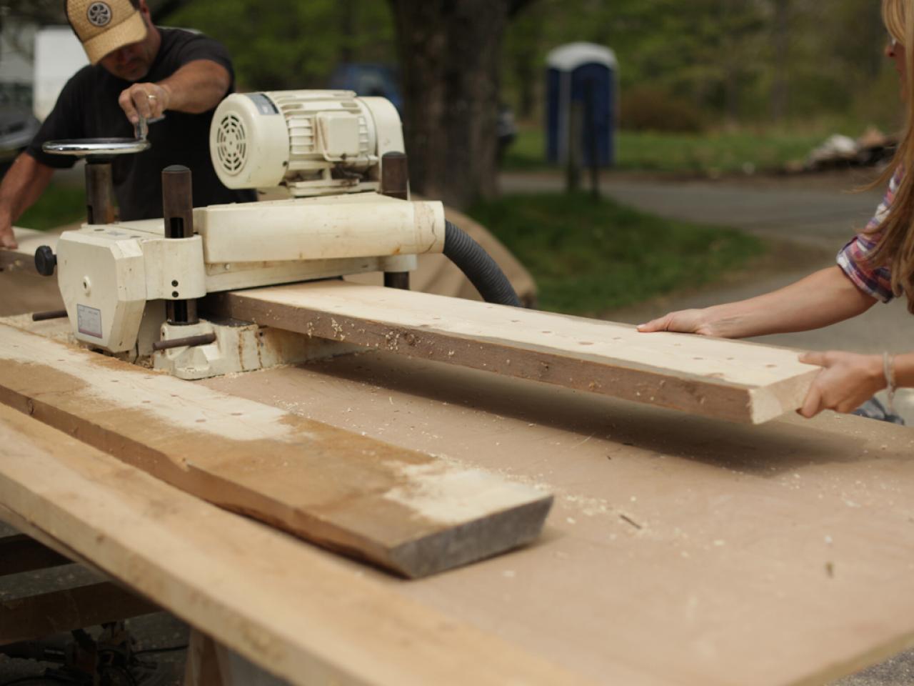 How to Build a Reclaimed Wood Dining Table | how-tos | DIY