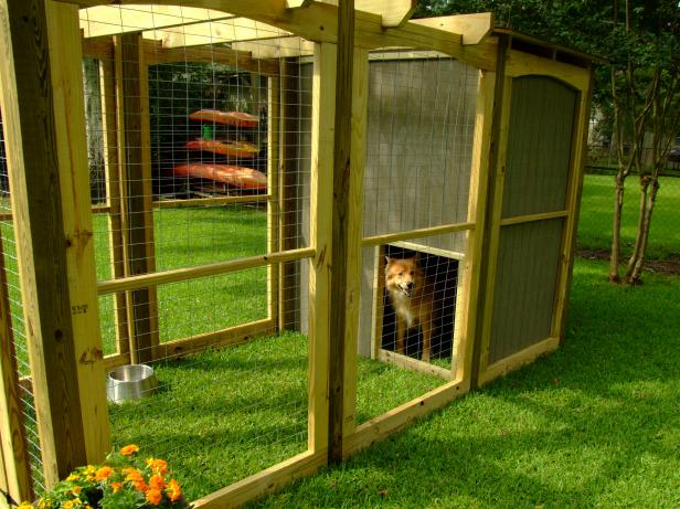 How To Build A Dog Run With Attached Doghouse How Tos Diy