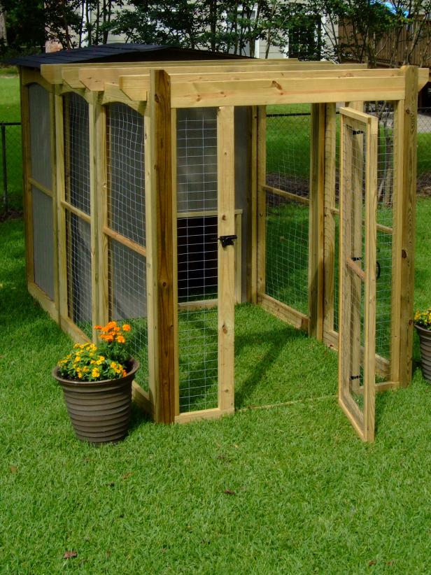 Build A Dog Run With Attached Doghouse, Outdoor Dog Kennel Diy