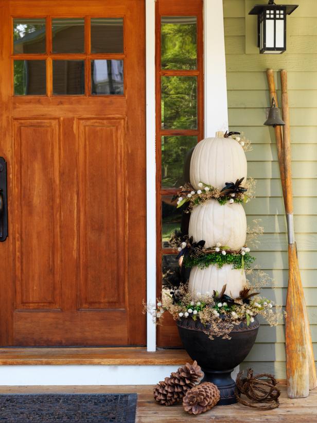 10 Fall Door Decorations That Aren T Wreaths Hgtv S Decorating