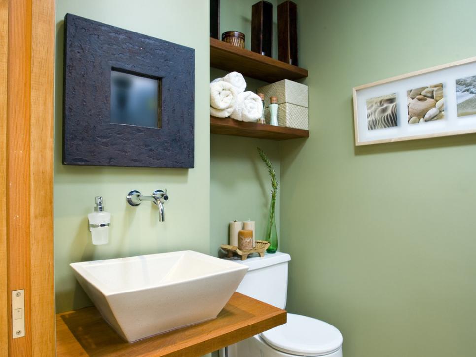 6 Ways to Maximize Space in the Bathroom | DIY