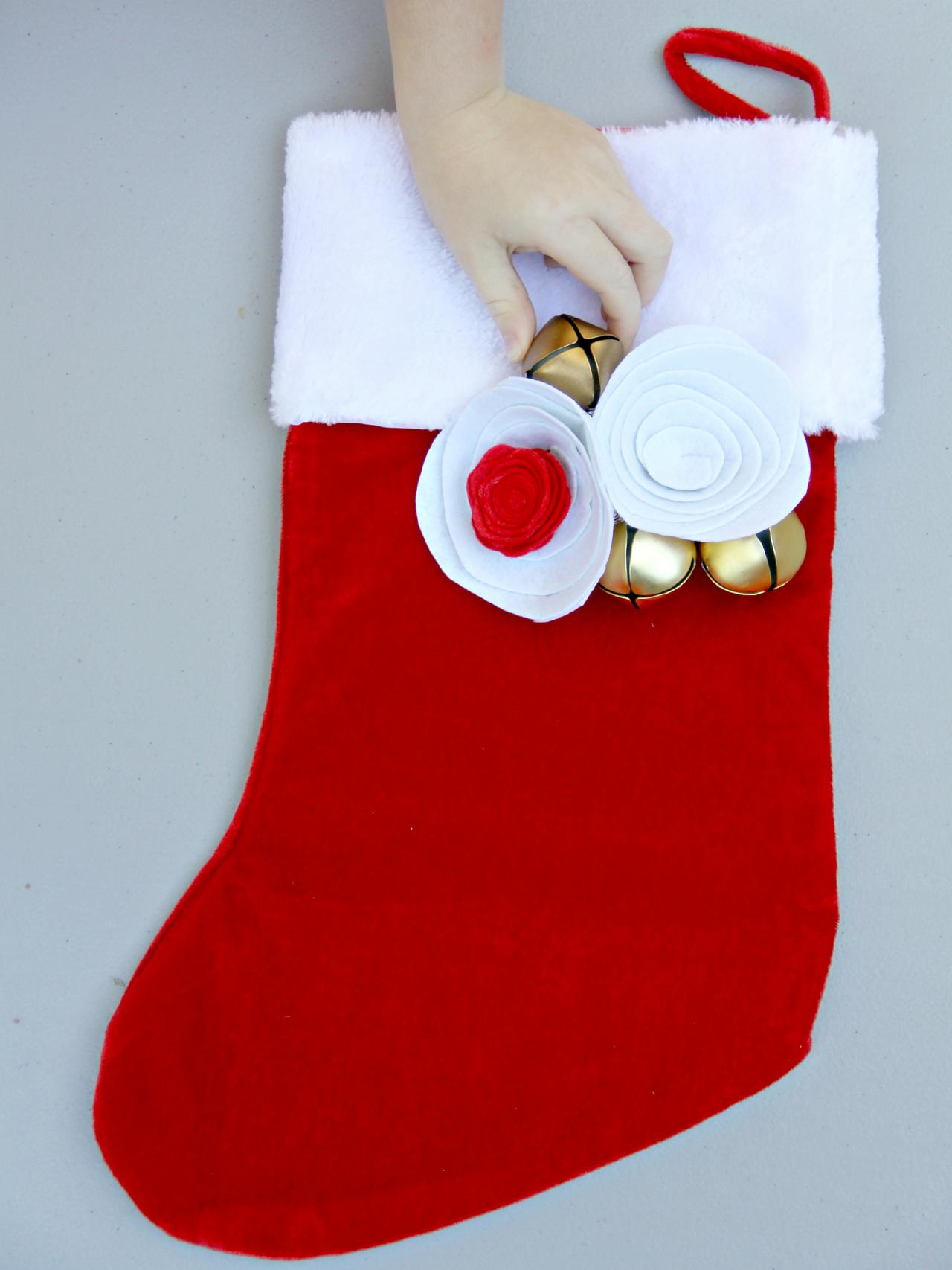 How to Decorate a Christmas Stocking for Kids | how-tos | DIY