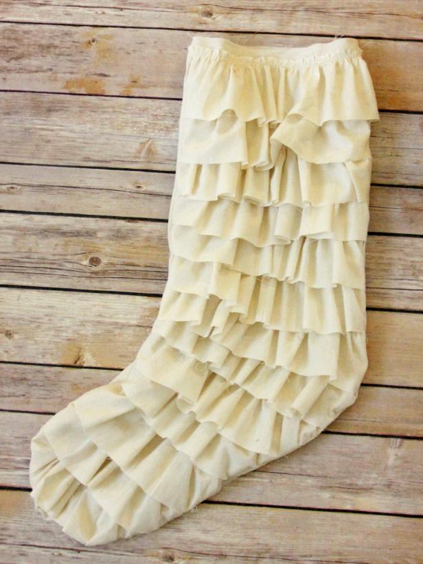 How to Make a Pretty Ruffle Stocking howtos DIY