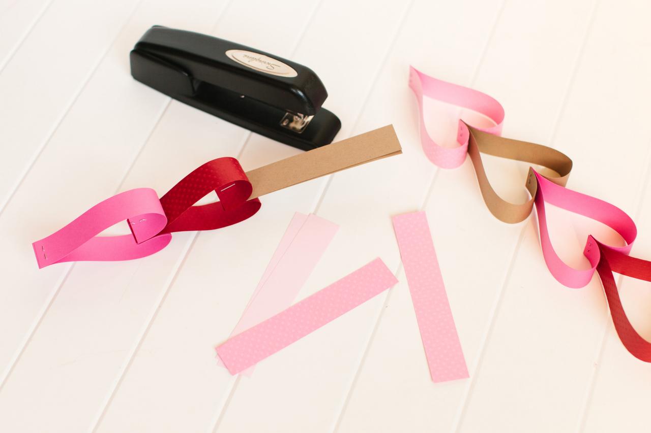 Valentine s Day Kids Craft DIY Paper Chain Countdown Calendar HGTV