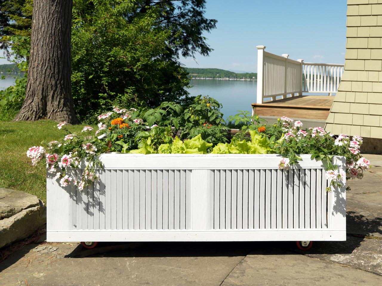 Raised Bed Vegetable Garden - Concrete Blocks Planter for Small Spaces