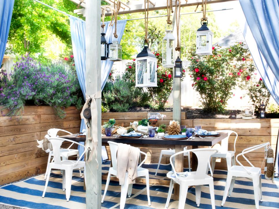 How To Host A Beach Themed Backyard Dinner Party - Nautical Theme Patio Furniture