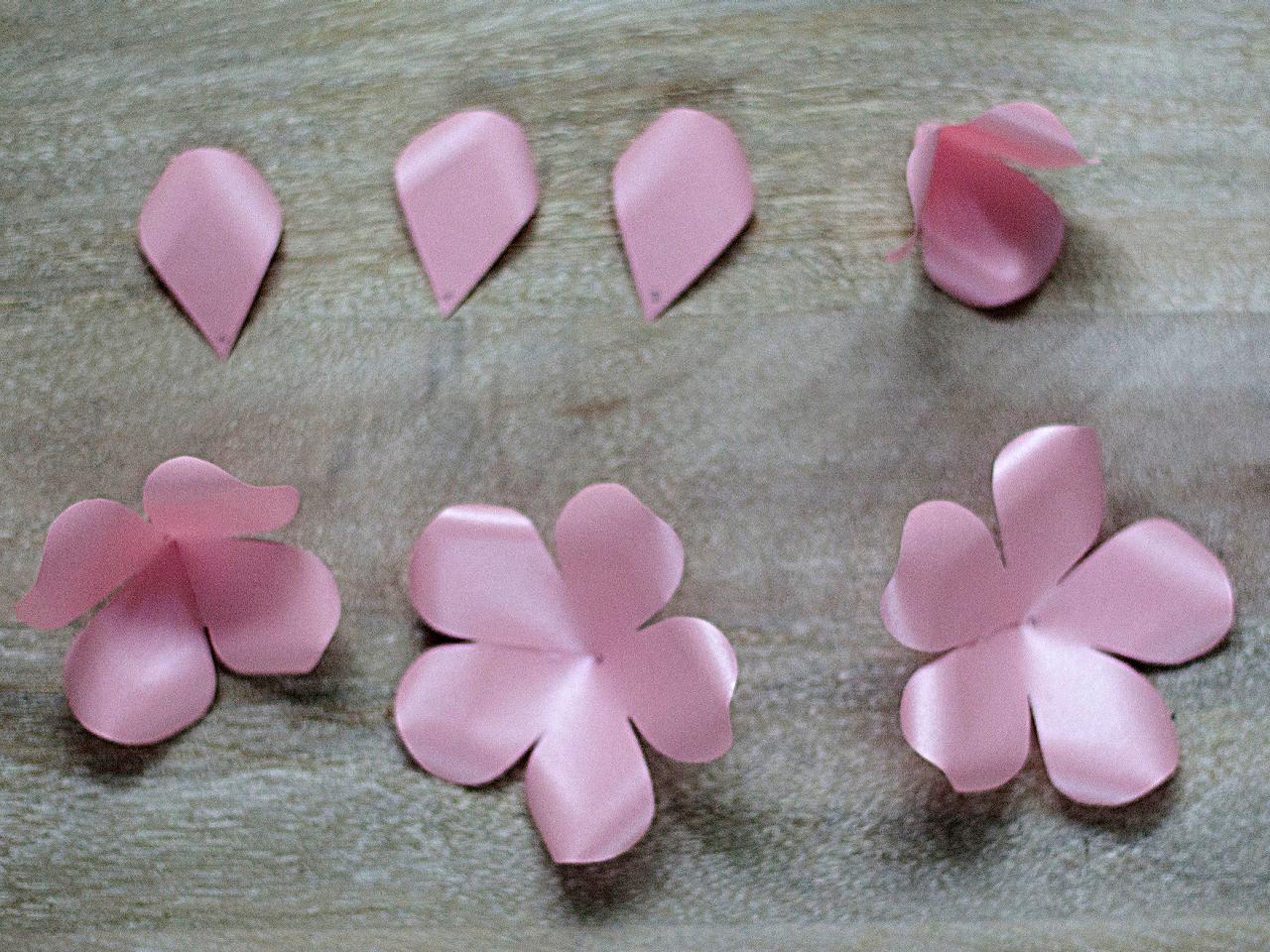 how to make a paper rose garland