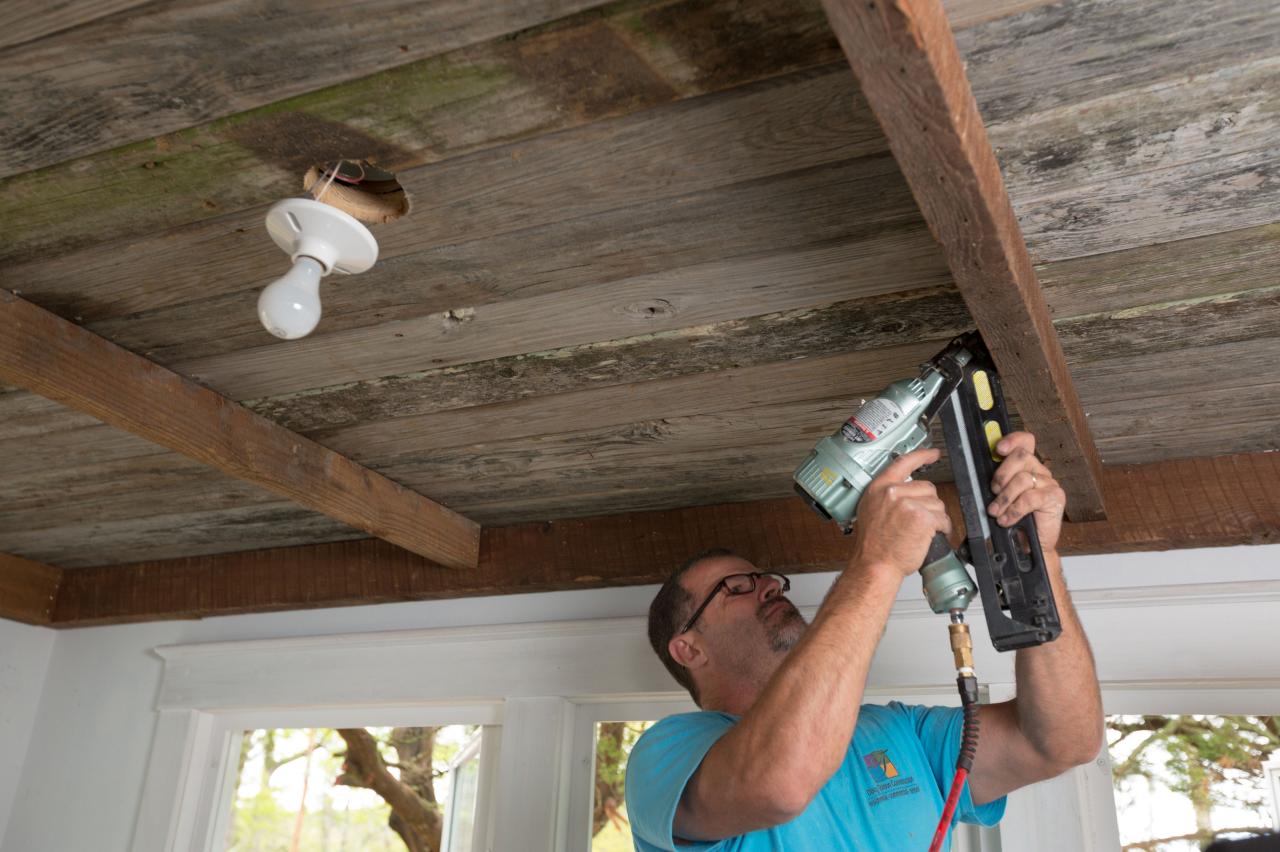 How To Install A Reclaimed Wood Ceiling Treatment How Tos Diy