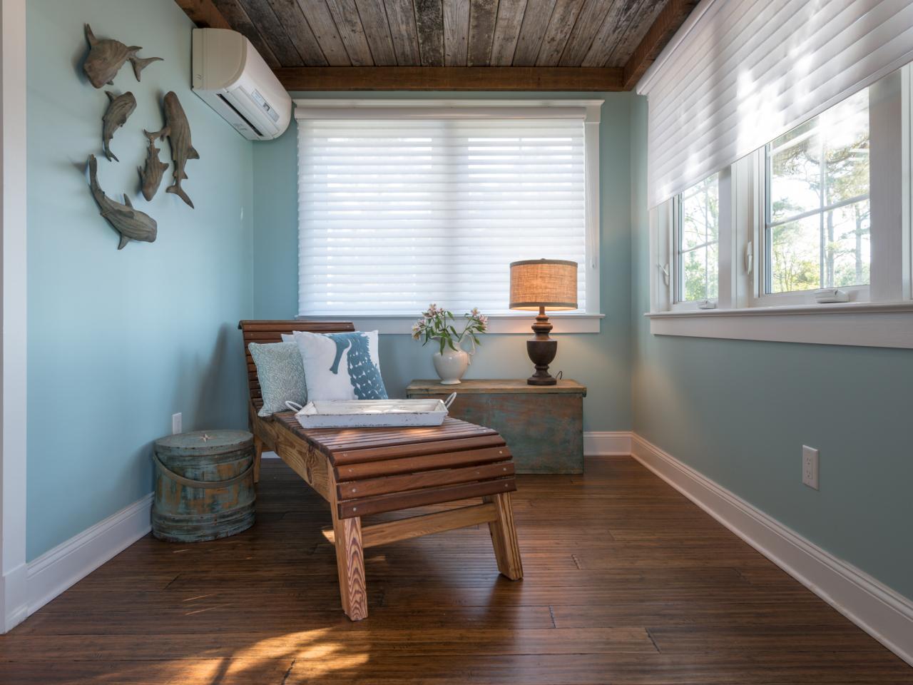 How To Install A Reclaimed Wood Ceiling Treatment How Tos Diy