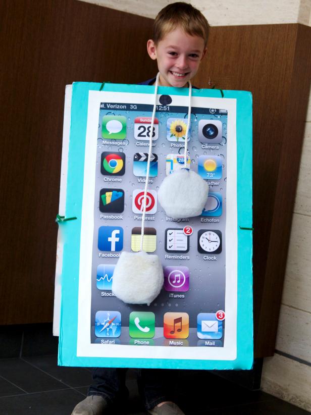 How To Make A Diy Smartphone Halloween Costume For Kids