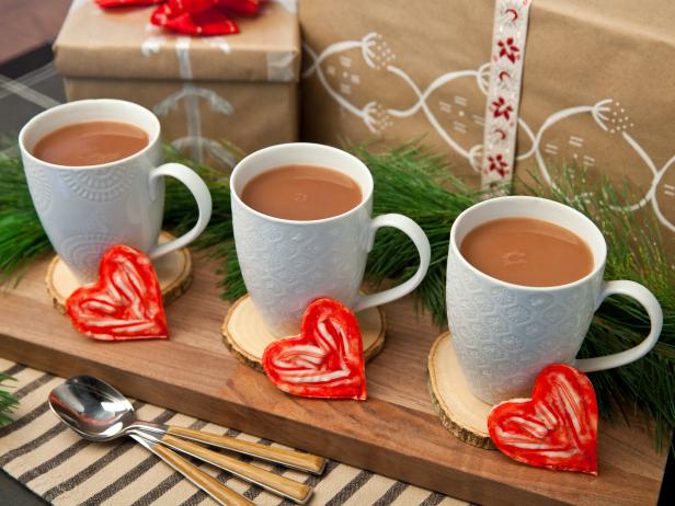 CI-Laurie-March_Scandinavian-Christmas-Entertaining-hot-chocolate_h