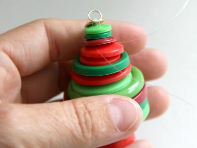 Upcycle Buttons To Make A Christmas Ornament How Tos Diy