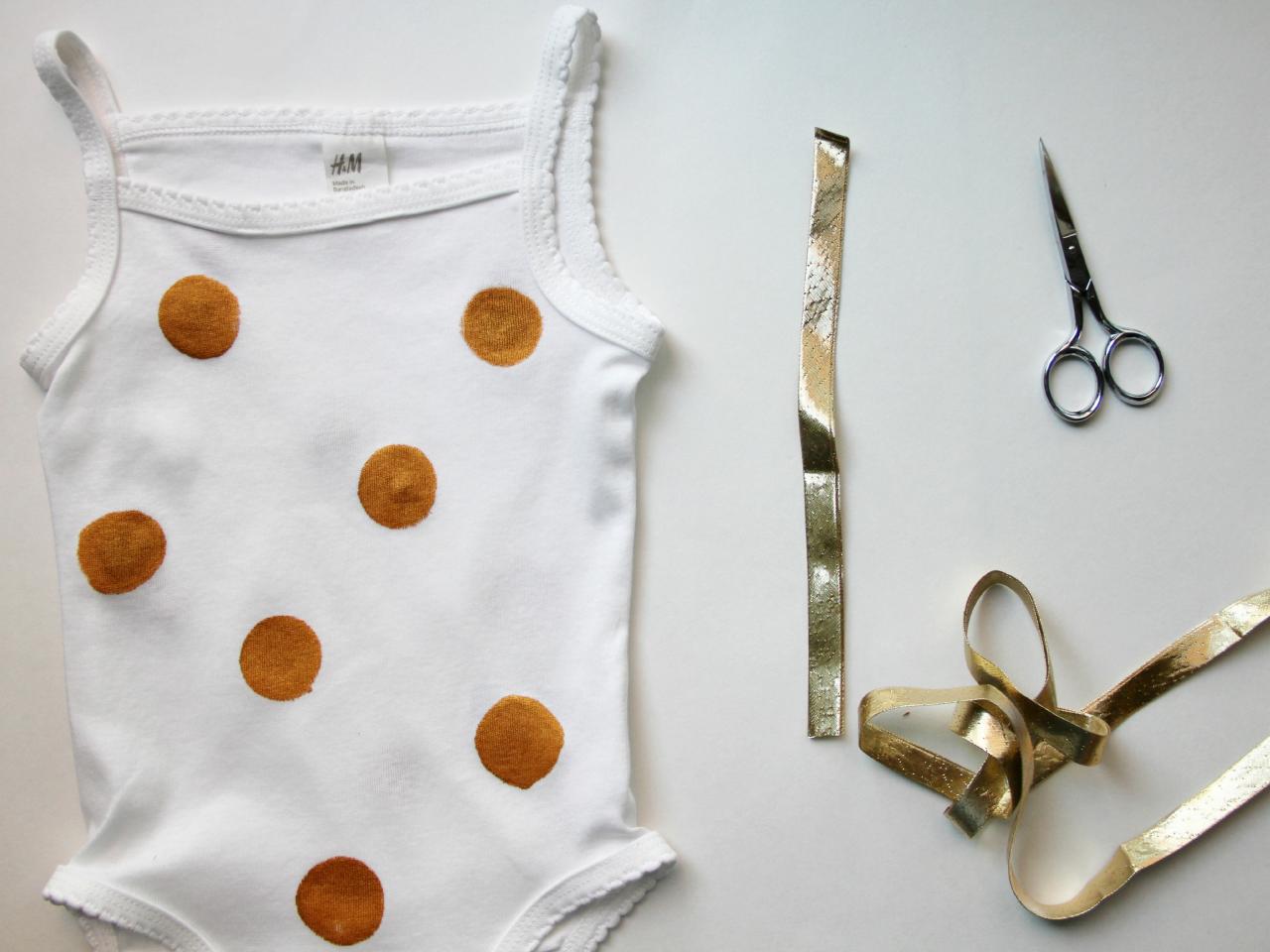 How To Paint Polka Dots on a Baby Onesie howtos DIY
