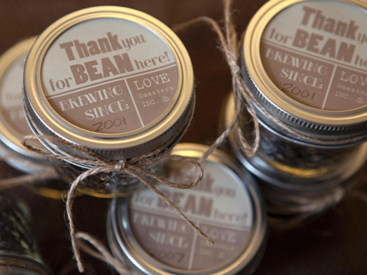14 DIY Wedding Favors Your Guests Will
