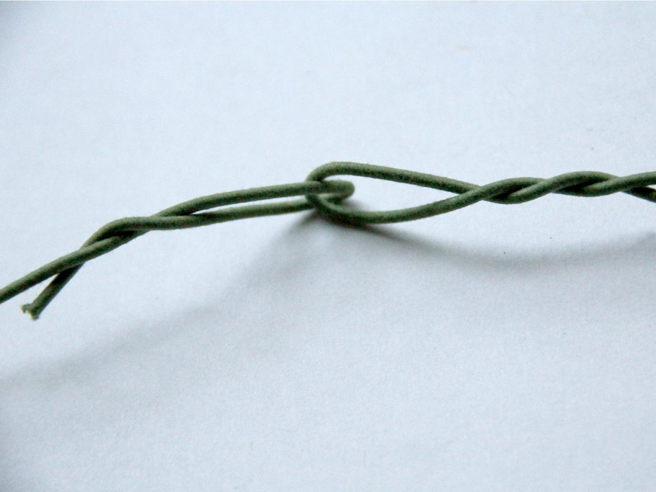 How To Make a Floral Head Wreath howtos DIY