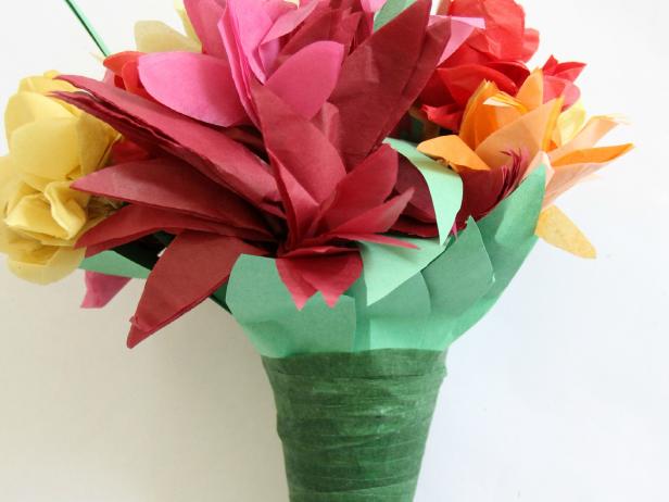 3 Ways to Make Tissue Paper Flowers | HGTV