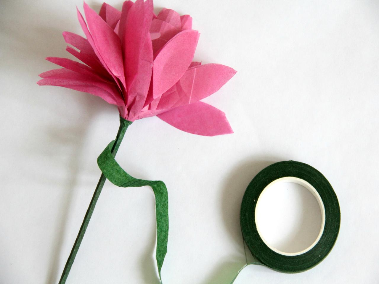 3 Ways to Make Tissue Paper Flowers | HGTV