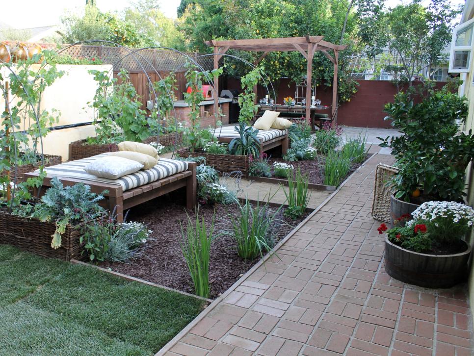 Before-and-Afters of Backyard Decks, Patios and Pergolas | DIY Before-and-Afters of Backyard Decks, Patios and Pergolas | DIY on Backyard Patio Makeover id=65234