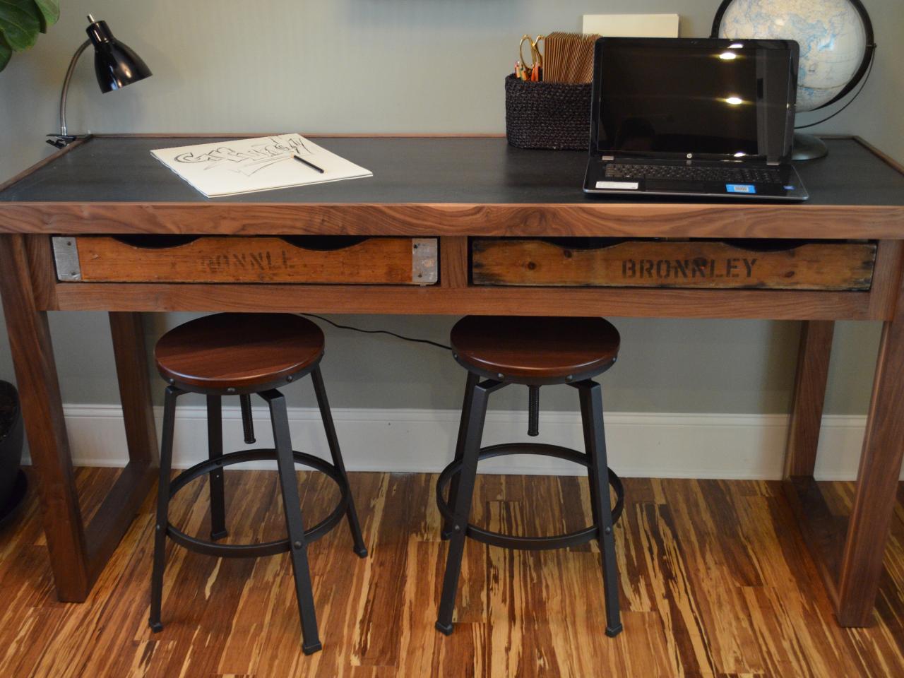 How To Build a Rustic Office Desk how-tos DIY