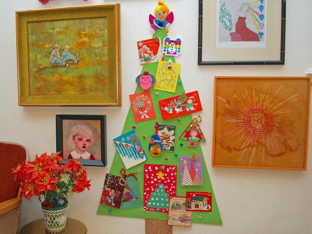 How To Make A Christmas Tree Corkboard To Display Greeting Cards How Tos Diy