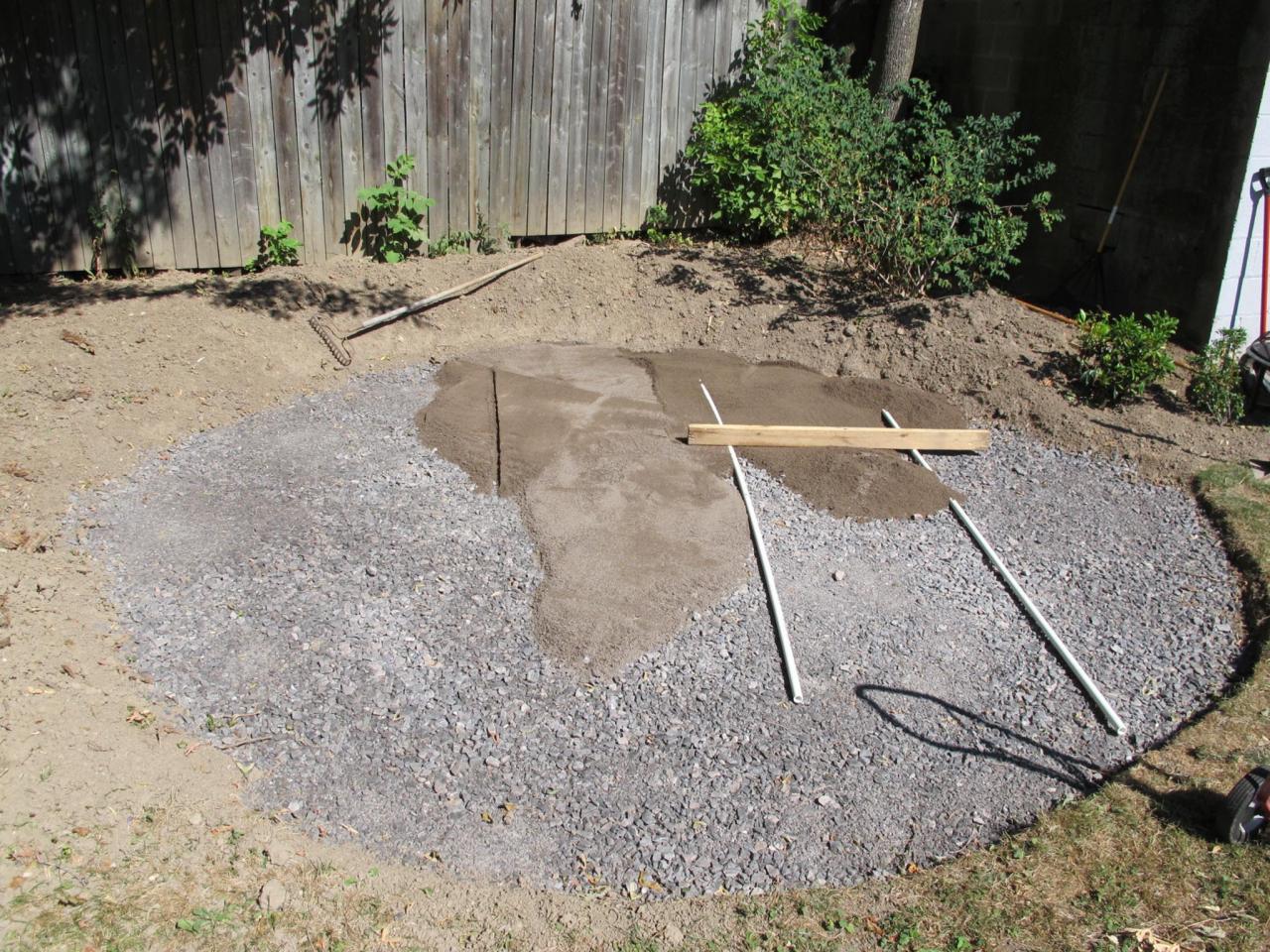what sand should i use to lay a patio