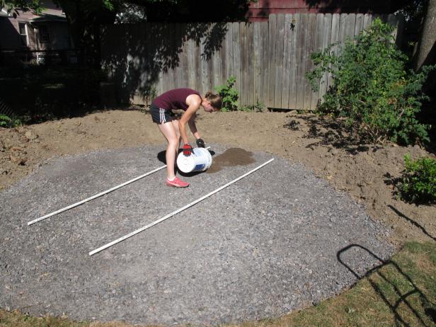 A Flagstone Patio With Irregular Stones, How To Build A Flagstone Patio With Sand