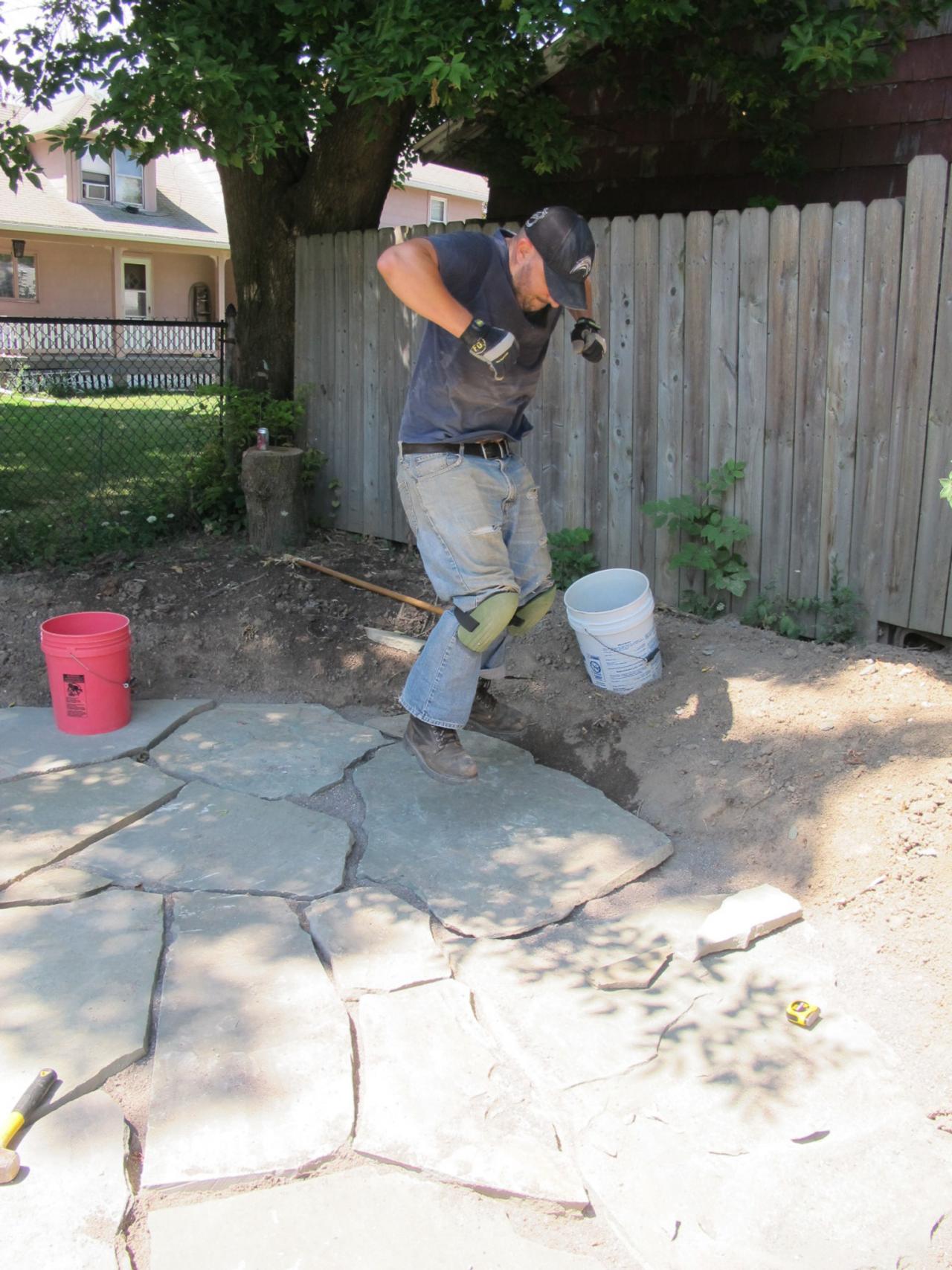 how to lay flagstone patio