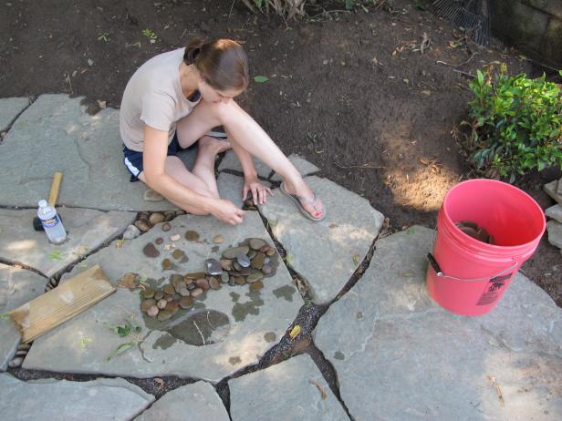 Learn About Installing Finishing Touches For A Flagstone Patio Diy Network Blog Made Remade - How To Build A Flagstone Patio With Sand