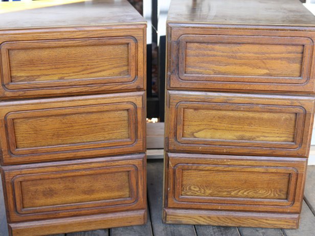 A solid wooden chest works best for this application due to the proper adhesion of paint. In or-der to achieve the intended effect of ombre, use a wooden chest with at least three drawers.