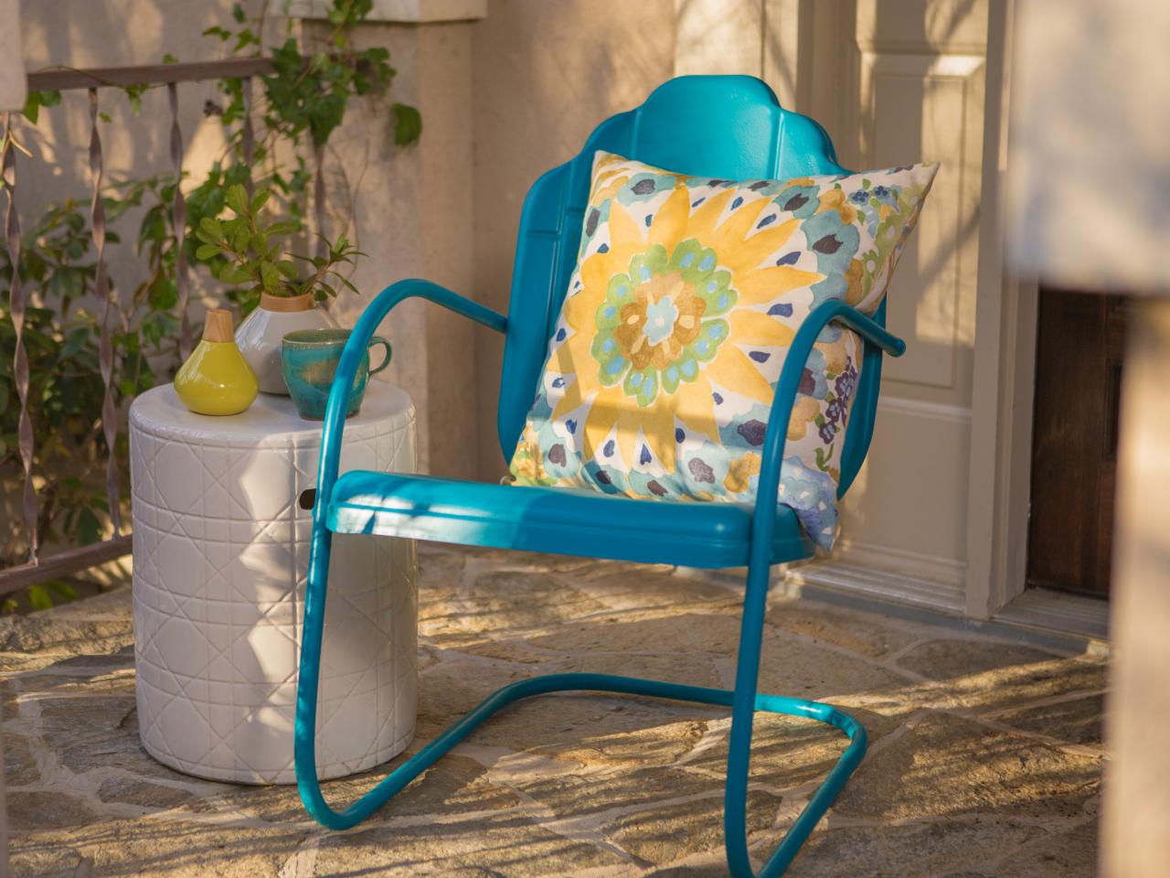 How To Paint An Outdoor Metal Chair How Tos Diy