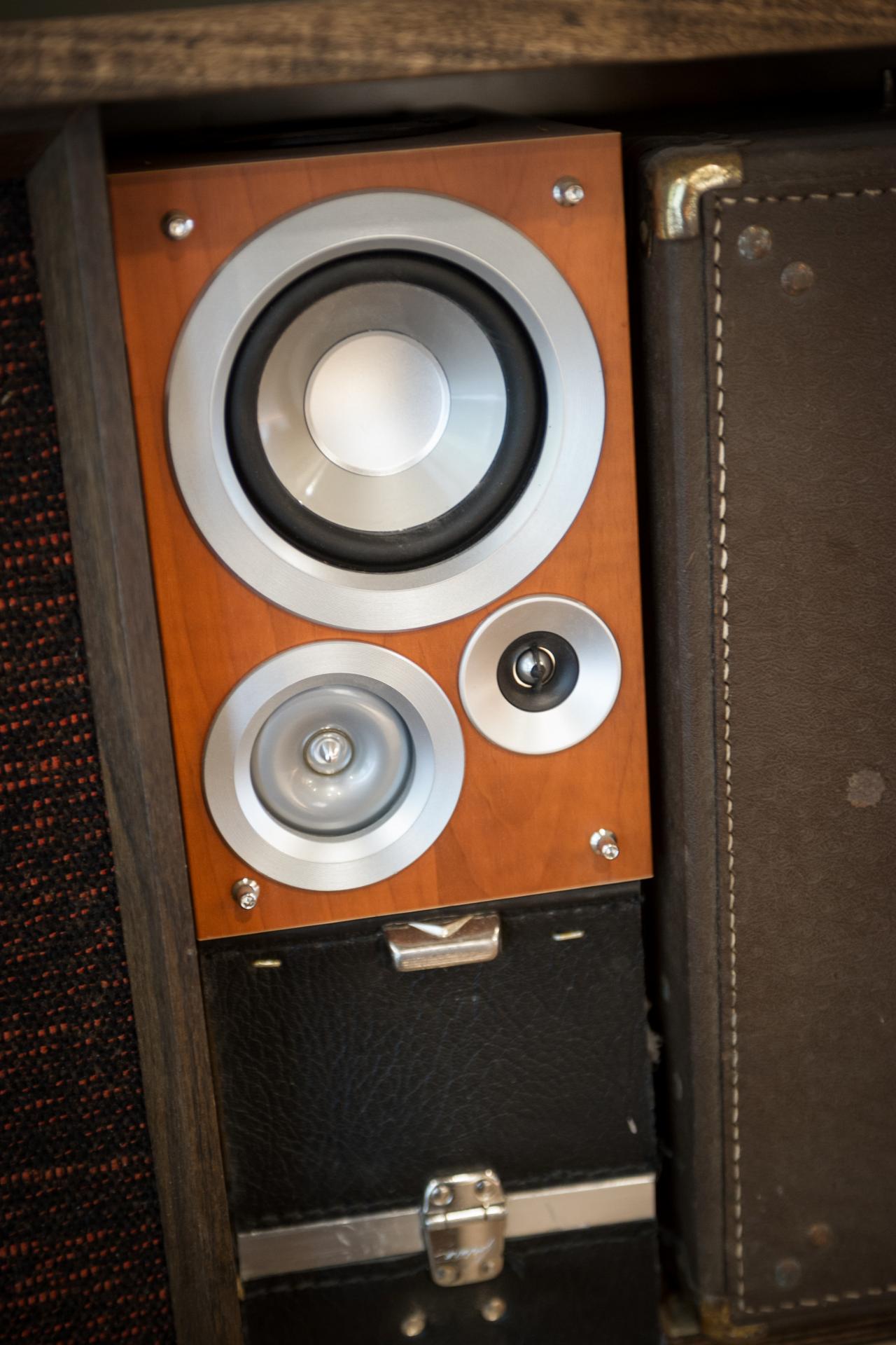 Diy Vintage Speakers Modern Speakers Among Vintage Accents | DIY