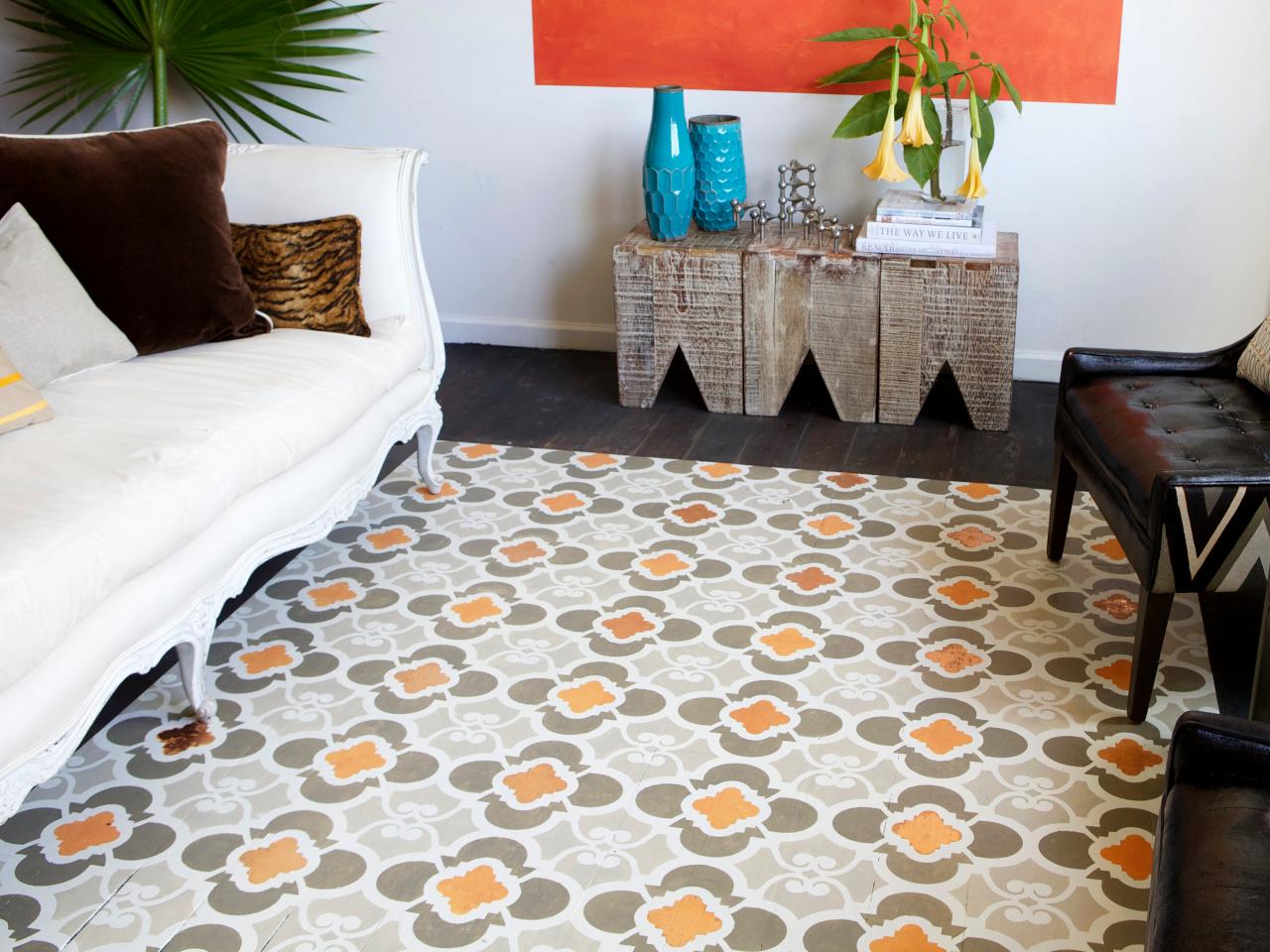 How to Paint a Faux Rug With a Stenciled Pattern on a Hardwood Floor