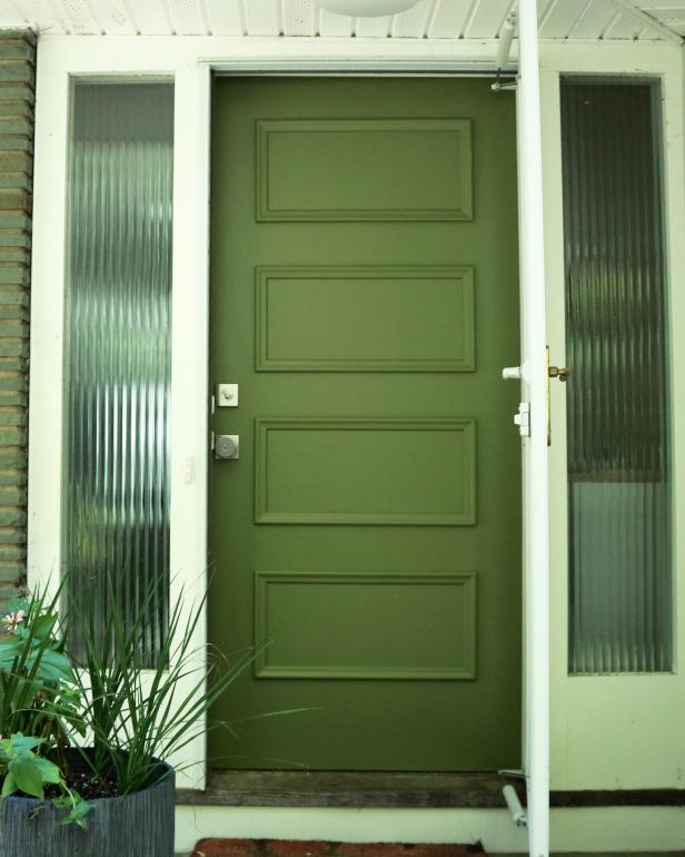 Learn How to Paint Your Front Door  how-tos  DIY