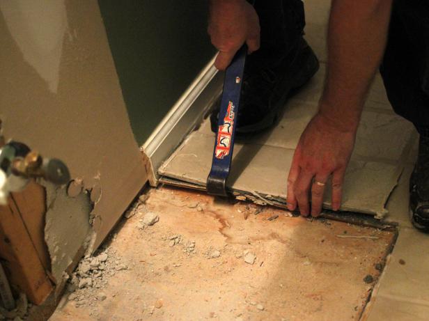 How To Remove A Tile Floor Tos Diy, Removing Tile From A Bathroom Wall