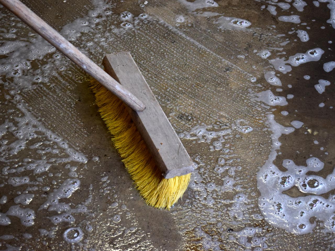 How To Paint A Garage Floor With Epoxy How Tos Diy