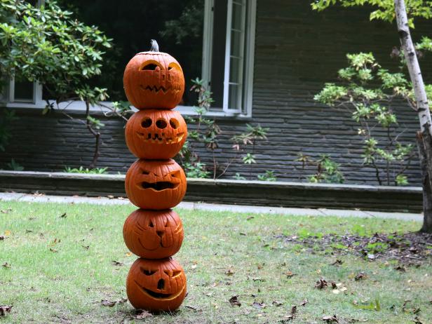 How to Make a Pumpkin Totem Pole For Halloween | how-tos | DIY