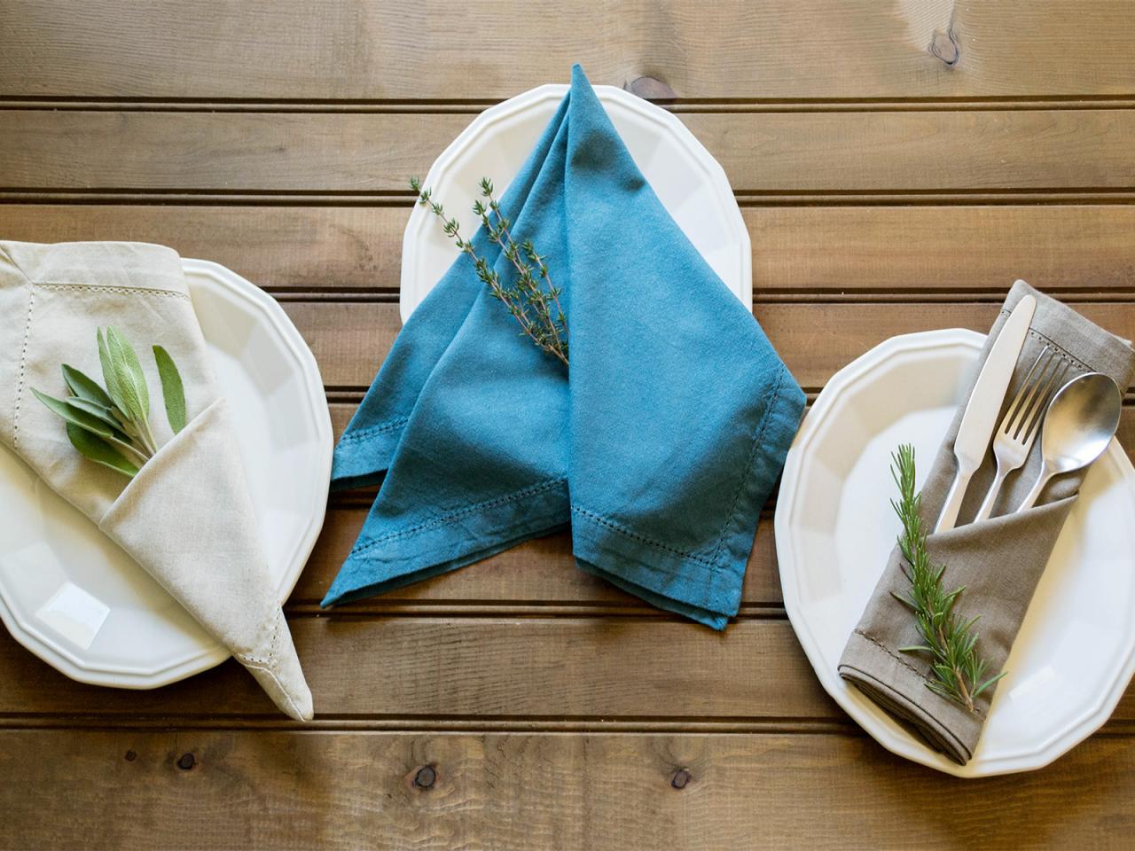 Make a table napkin from fabric - Easy square corner method