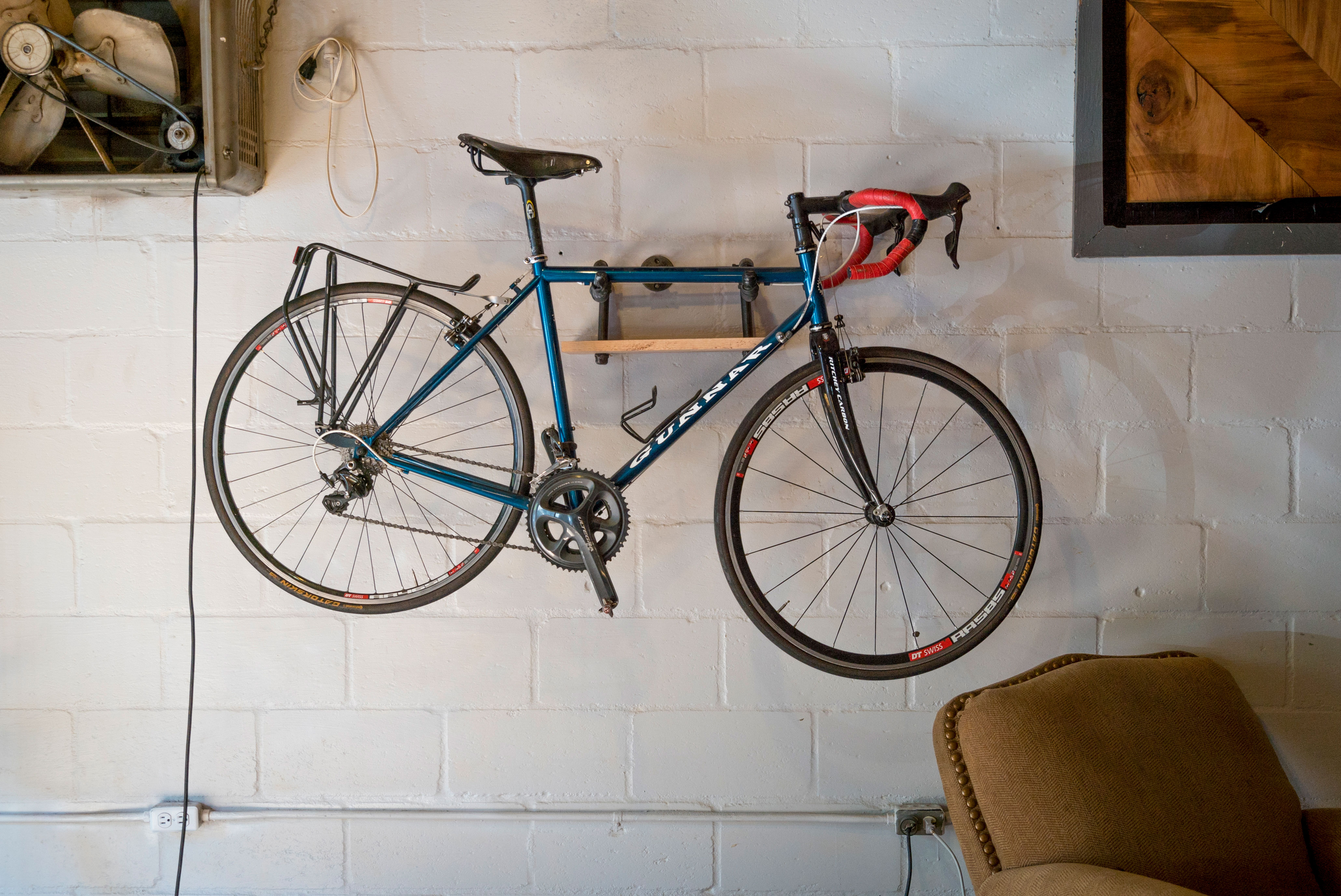 Metal PRO Design Bike Rack Hanger Stand Wall Mount Heavy Duty Bicycle Racks for Garage/Room Bike Hook Storage Indoor 