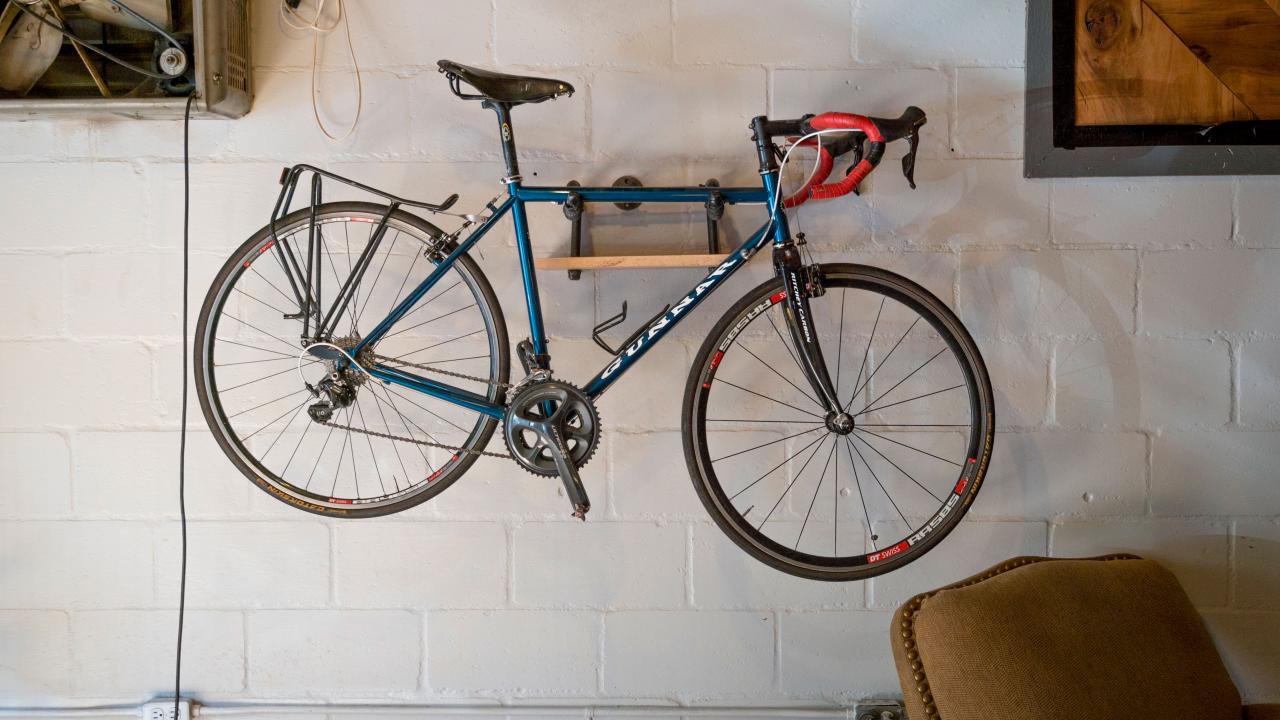 Bike wall rack