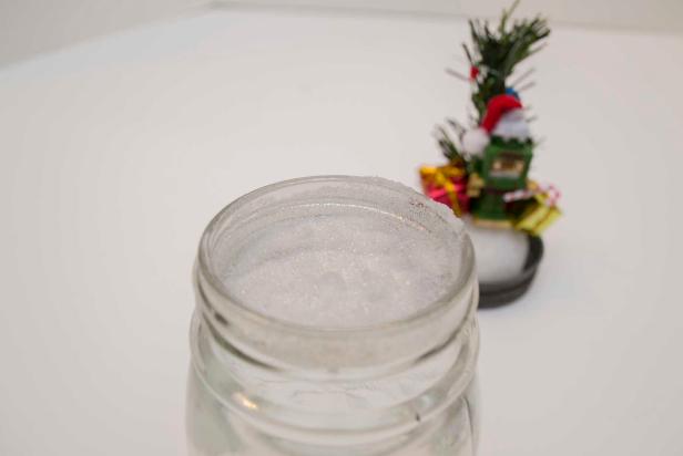 jar with water and glitter