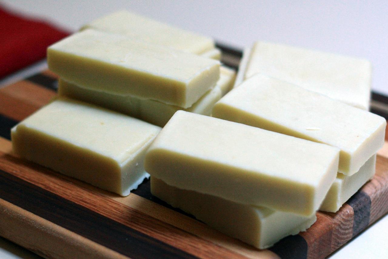 Moisturizing Coconut and Oil Olive Soap
