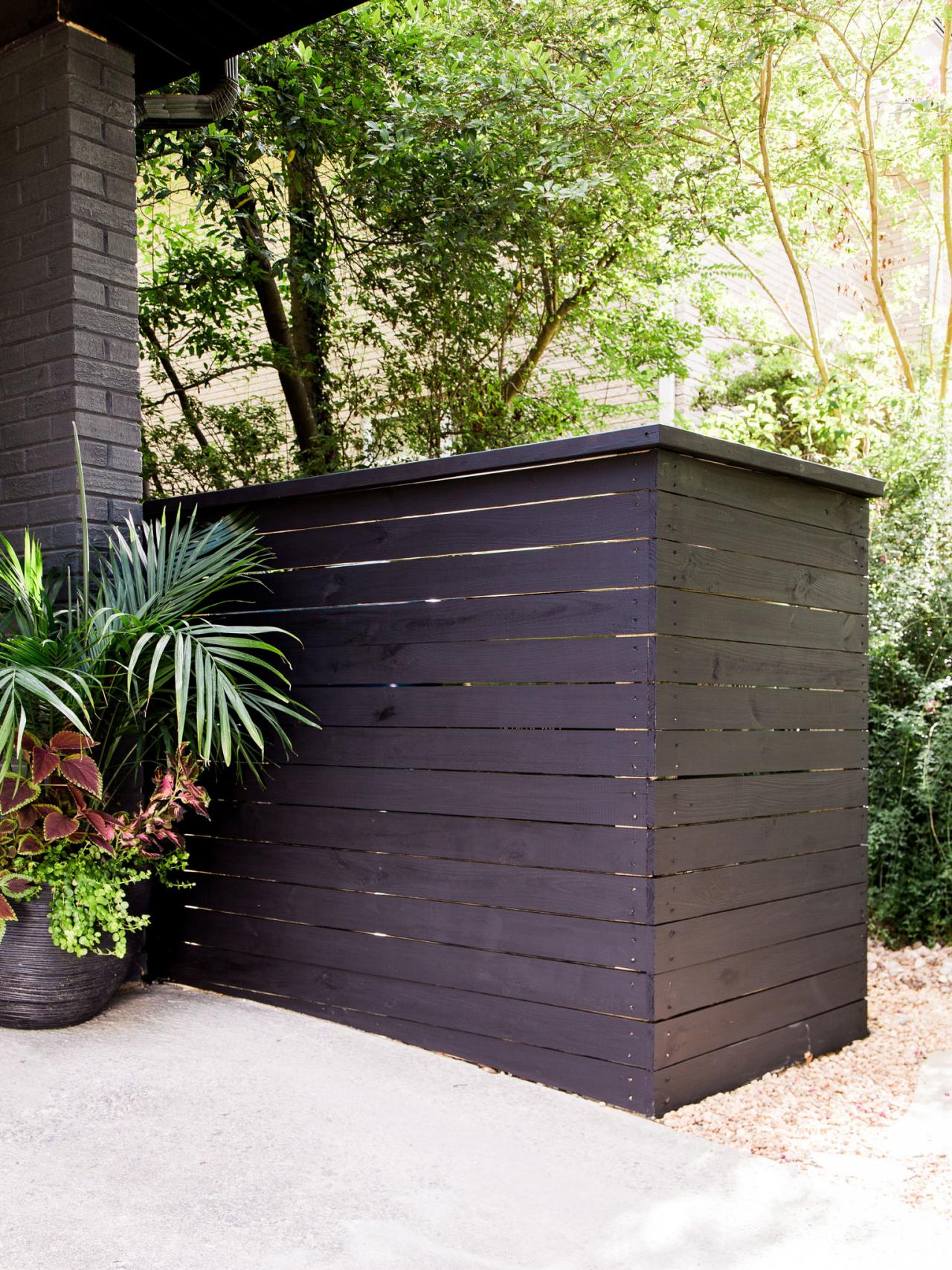 How To Build A Garbage Can Screen, Diy Outdoor Garbage Can Cabinet