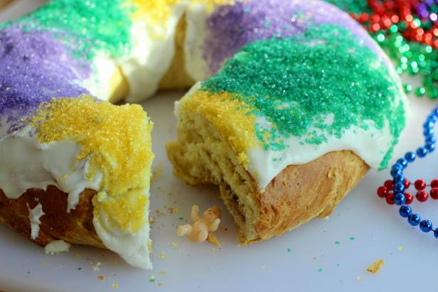 Mardi Gras Madness 3 Ways With King Cake Hgtv S Decorating Design Blog Hgtv