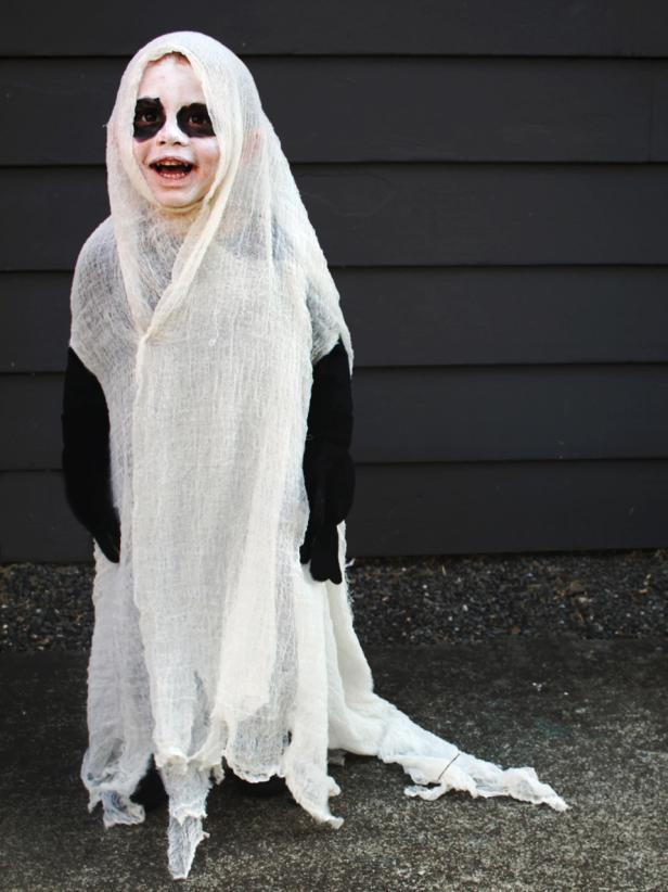 How to Give a Twist to a Classic Halloween Ghost Costume | how-tos | DIY