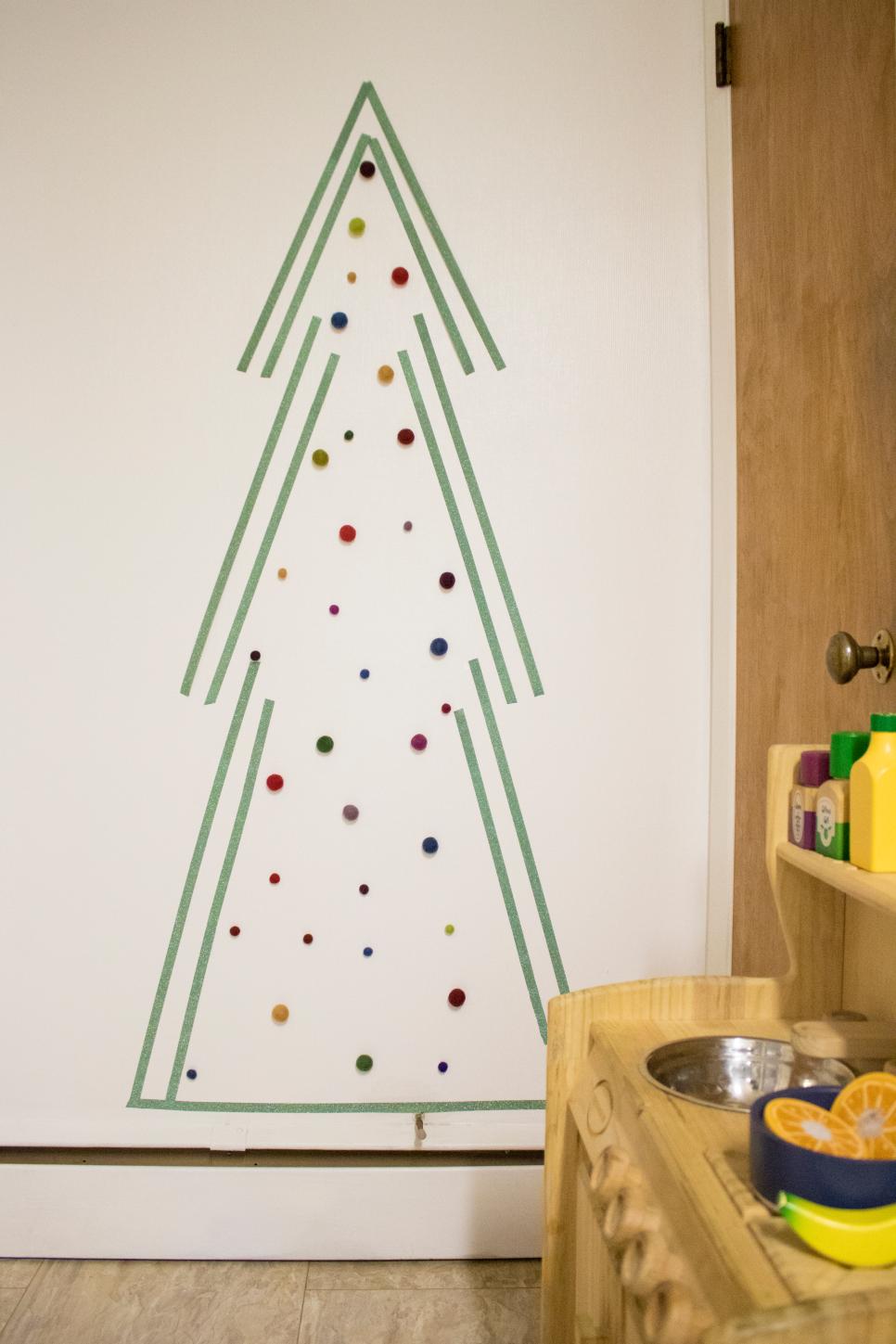 Deck the Walls With One of These Small-Space Christmas Trees | DIY