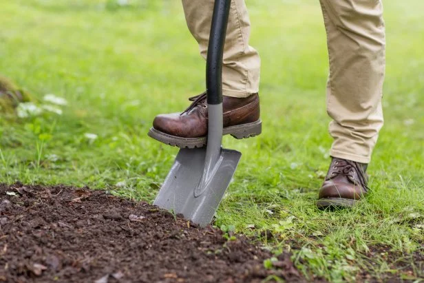 Deep Trench Edge For Planting Beds