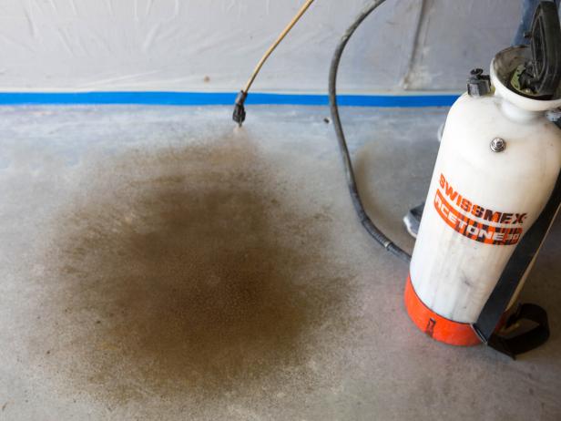 How To Apply An Acid Stain Look To Concrete Flooring How Tos Diy