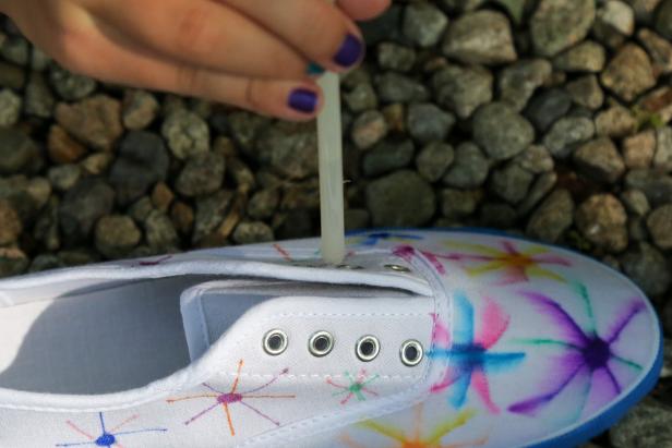 teñir zapatos con marcadores permanentes